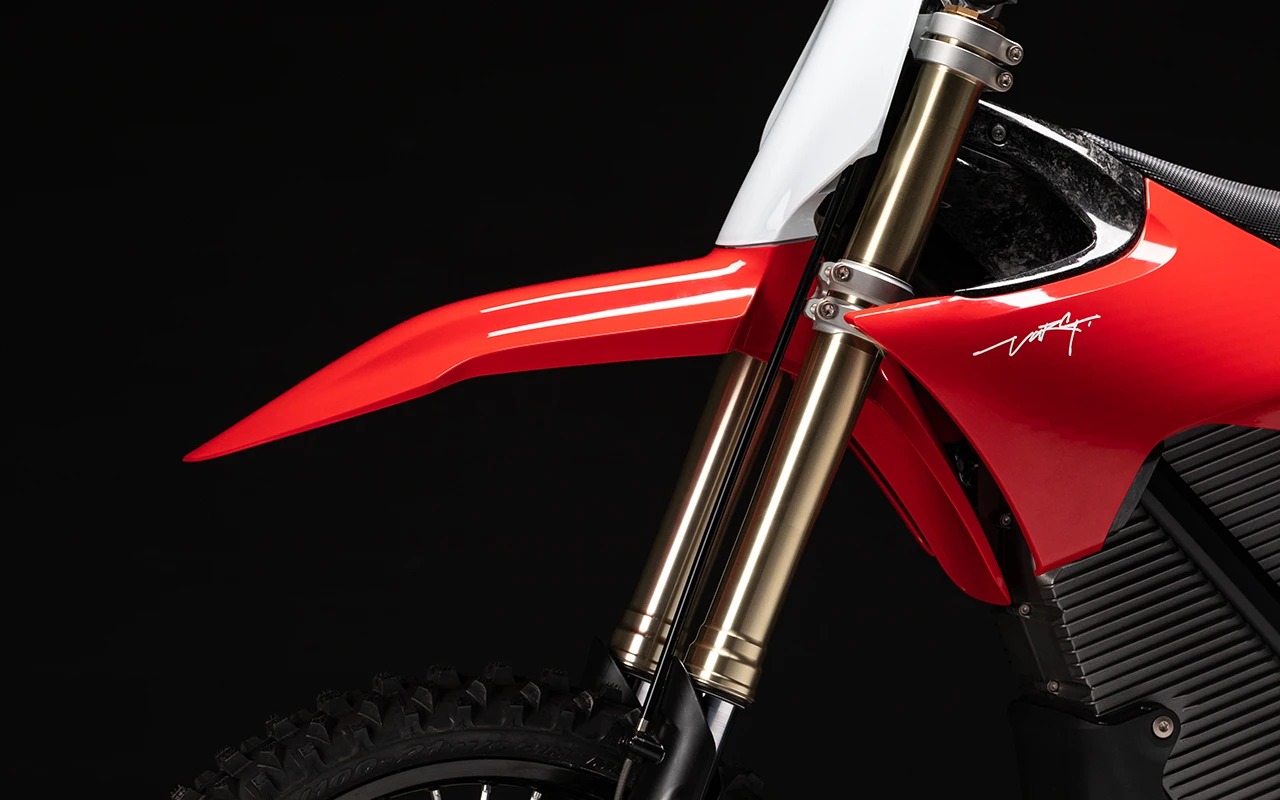 A7jPTnJiXX_Front fender.jpg